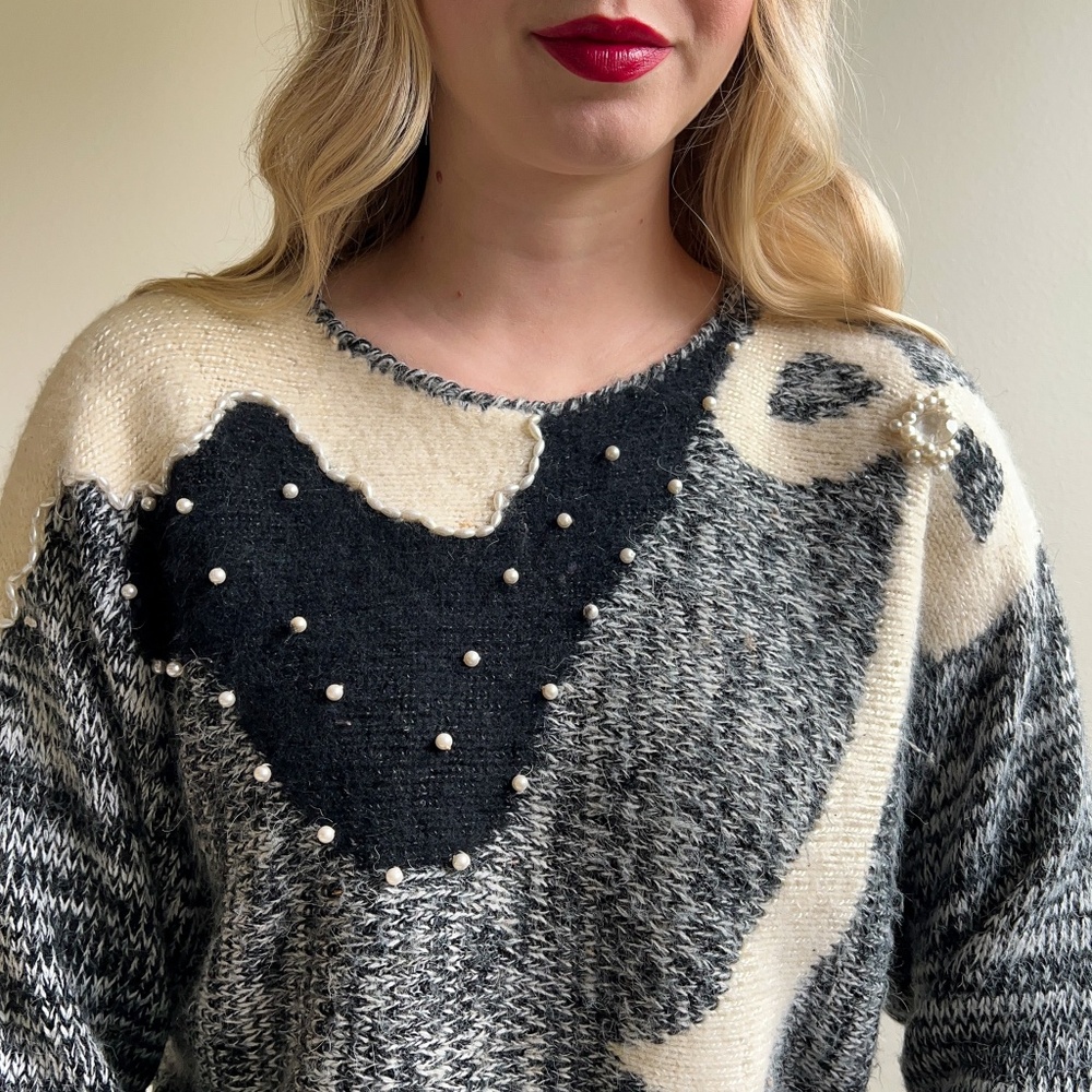 Vintage 1980s Gray Sweater With Bow Trompe L'œil (M/L) - Picture 2 of 10